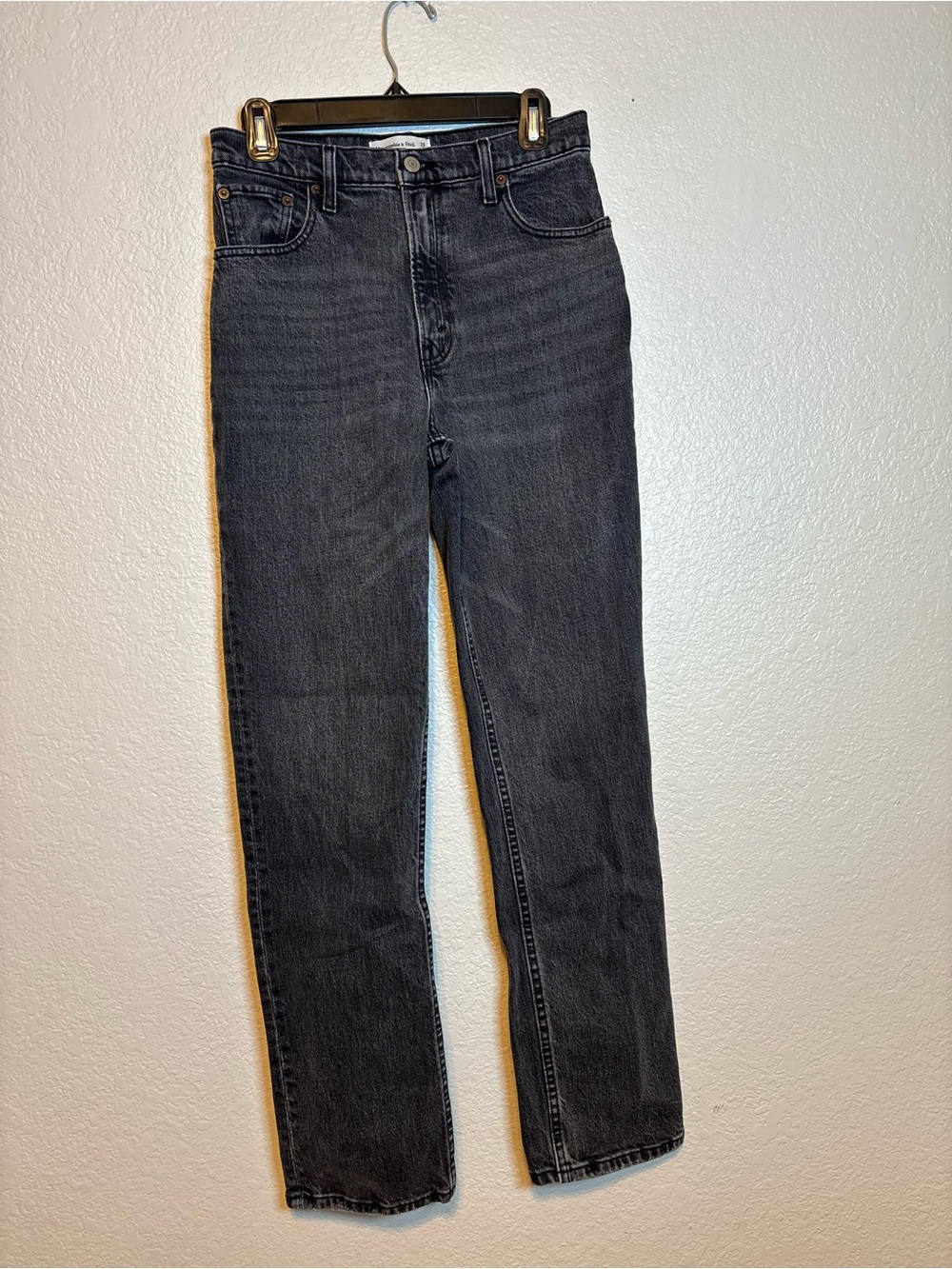 Abercrombie & Fitch The 90s Straight Ultra High Rise Sizs 2 Black Faded Jeans